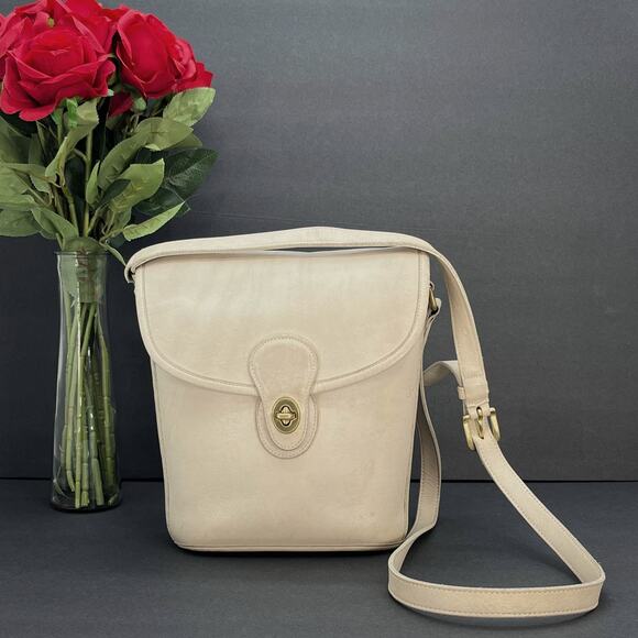 Vintage Coach Bradley Bucket Bag 9936 Bone USA 1995 - Picture 1 of 10